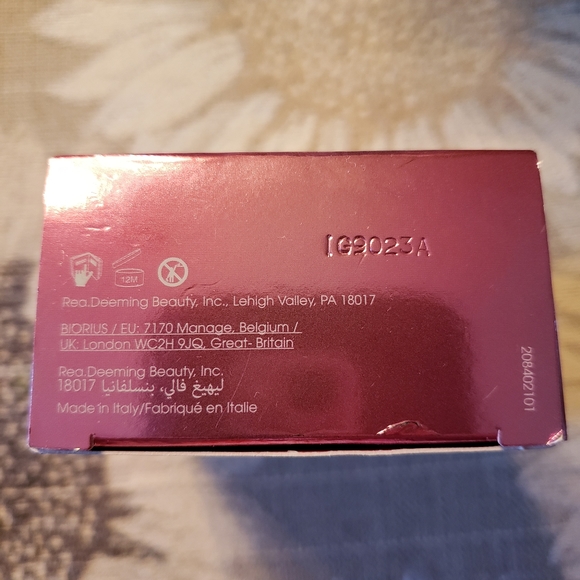 Beauty Blender Bounce Foundation in Blend 1.20 C - Picture 4 of 4